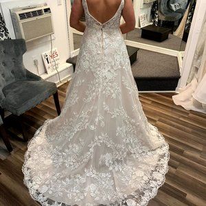 Justin Alexander Signature Wedding Dress